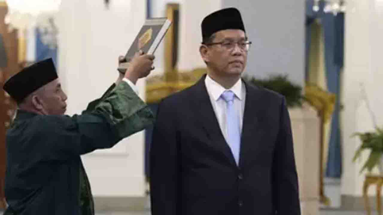 Finance Minister Official